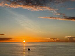 Tharadol Beach Resort