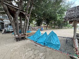 Tharadol Beach Resort