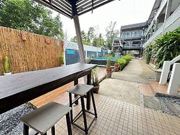 Tharadol Beach Resort