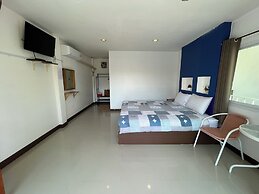 Tharadol Beach Resort