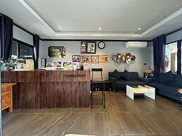 Tharadol Beach Resort