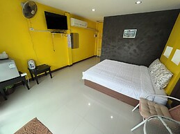 Tharadol Beach Resort