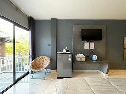 Tharadol Beach Resort