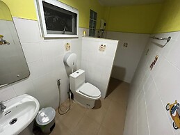 Tharadol Beach Resort