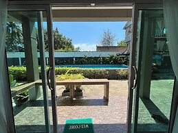 Tharadol Beach Resort