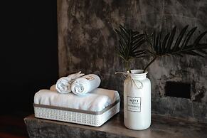 Tharadol Beach Resort