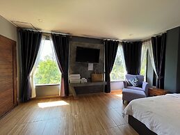 Tharadol Beach Resort