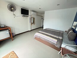 Tharadol Beach Resort