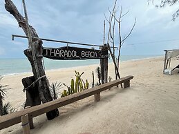 Tharadol Beach Resort