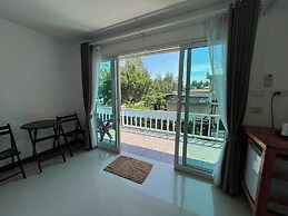 Tharadol Beach Resort