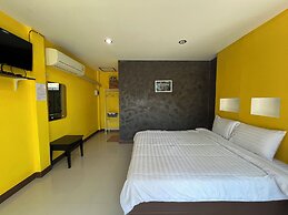 Tharadol Beach Resort