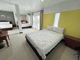 Tharadol Beach Resort