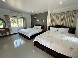 Tharadol Beach Resort