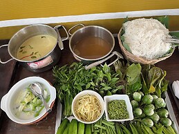 Tharadol Beach Resort