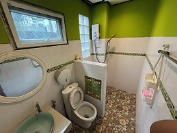 Tharadol Beach Resort