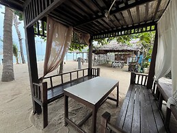 Tharadol Beach Resort