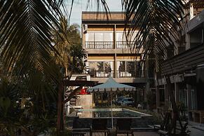 Tharadol Beach Resort