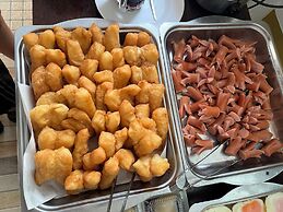 Tharadol Beach Resort