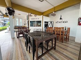 Tharadol Beach Resort