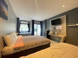 Tharadol Beach Resort