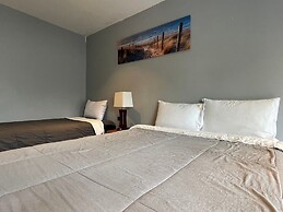 Tharadol Beach Resort