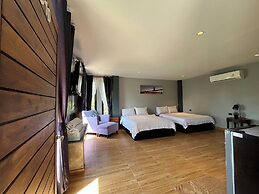 Tharadol Beach Resort