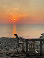 Tharadol Beach Resort