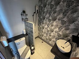 Tharadol Beach Resort