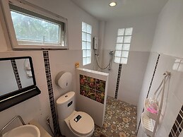 Tharadol Beach Resort