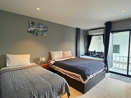 Tharadol Beach Resort