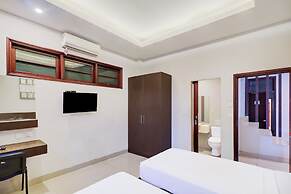 Capital O 94589 Akarsa Transit