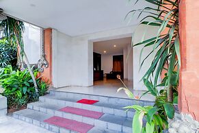 Capital O 94589 Akarsa Transit