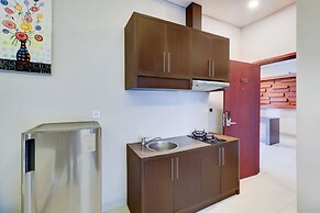 Capital O 94589 Akarsa Transit