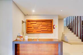 Capital O 94589 Akarsa Transit