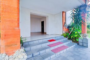 Capital O 94589 Akarsa Transit