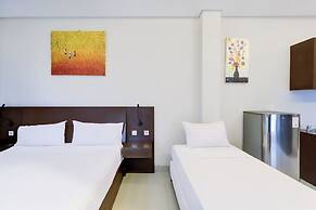 Capital O 94589 Akarsa Transit