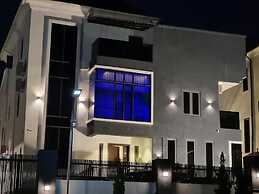 Sterling Shortlet Apartment  and Suites