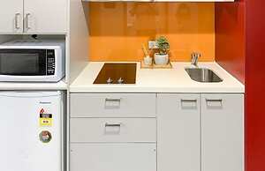 Melbourne Studio Apartments Hotel @ 138 Elgin Carlton