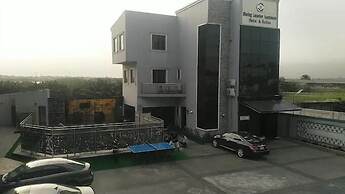 Sterling Lakeview Apartment