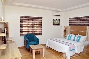 Sterling Lakeview Apartment