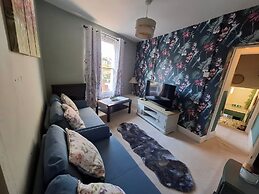 Stroud - Apartment - Sleeps 2 - City Centre