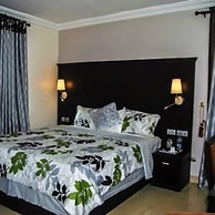 Royal Jatoz Hotel and Suites