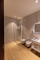 Lh HOTELS
