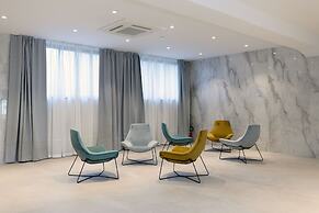 Lh HOTELS