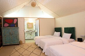 Kal Tenere Agafay Luxury Camp