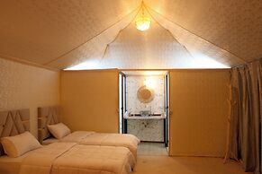 Kal Tenere Agafay Luxury Camp