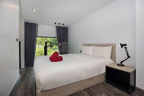 Naiharn Duplex near the Beach UTL A124