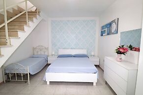 BILOCALE LA CORTE SUL MARE