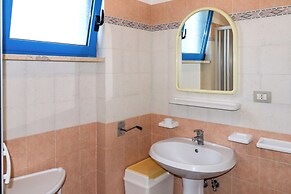 BILOCALE LA CORTE SUL MARE