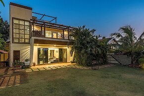 Cosmicstays Luxe Oasis Pool & Bar Villa